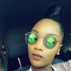 Meet your Posher, Lakayla